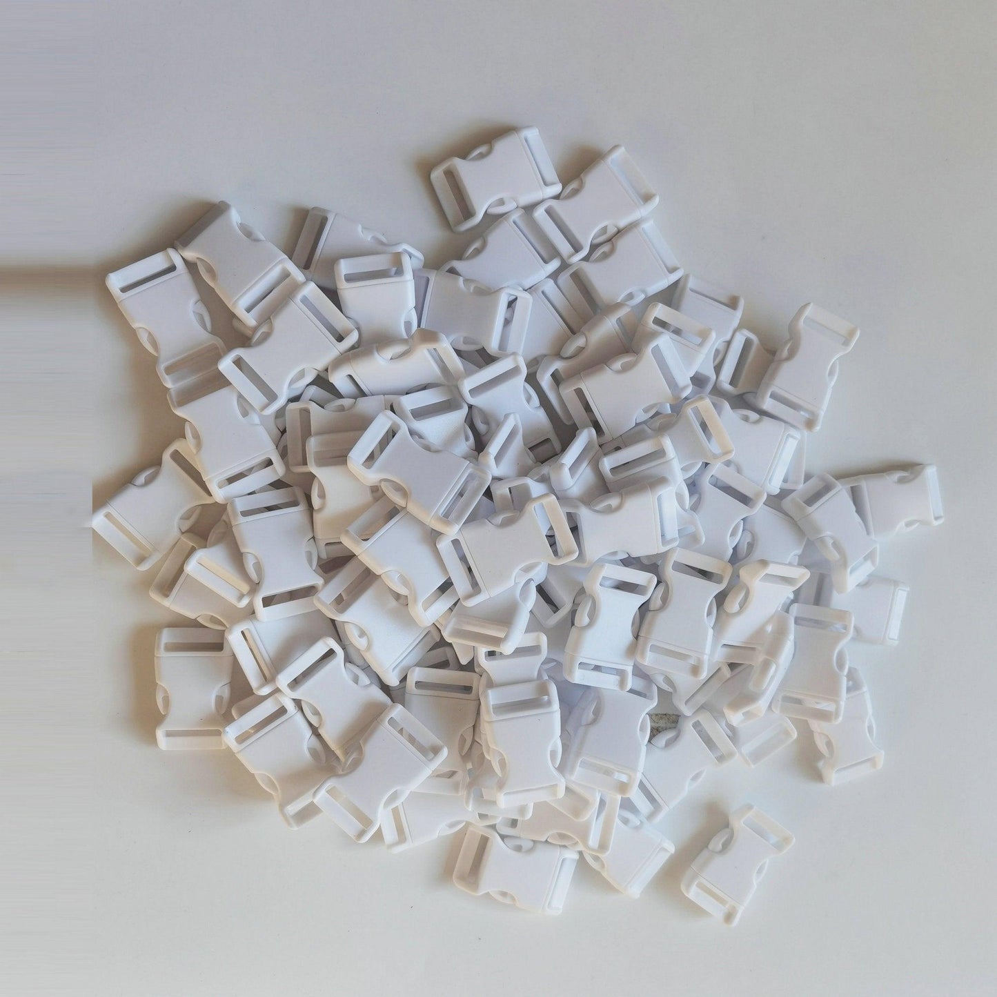 White - 25mm Curved side release buckle - Cams Cords
